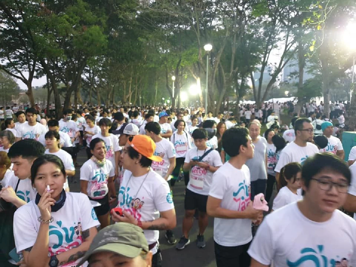 "วิ่งไล่ลุง"สวนรถไฟสุดคึก! คนร่วมแน่นตั้งแต่เช้ามืด