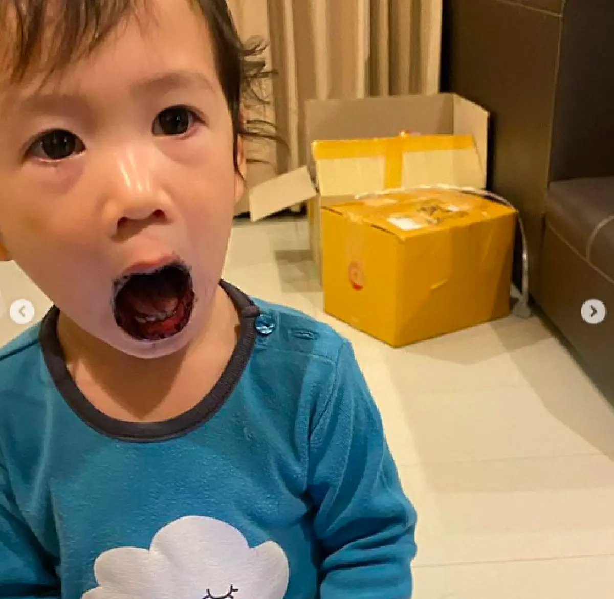 “น้องโพธิ์" ทำแฟนคลับช็อกหลังกินสปาเก็ตเส้นดำ แล้วเลอะปากจนดำไปหมด