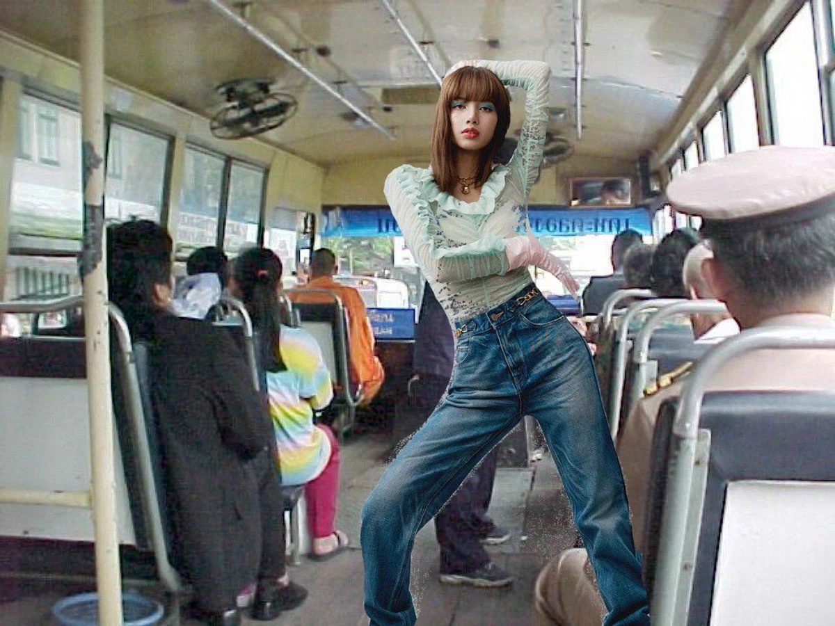 ชาว Blink พากันตัดต่อภาพสาว "ลิซ่า BLACKPINK” อยู่ทุกที่ในอิริยาบถต่างๆ