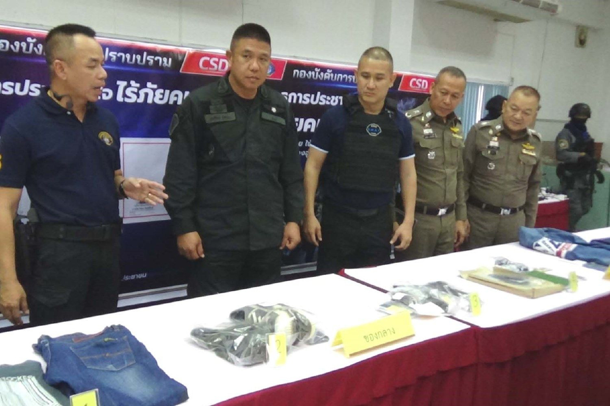 ตร.แถลงจับยกแก๊งยิงถล่มเสี่ยอู่ซ่อมรถดับสาเหตุแค้นเข้าใจว่าเป็นชู้กับเมีย ตร.แถลงจับยกแก๊งยิงถล่มเสี่ยอู่ซ่อมรถดับสาเหตุแค้นเข้าใจว่าเป็นชู้กับเมีย