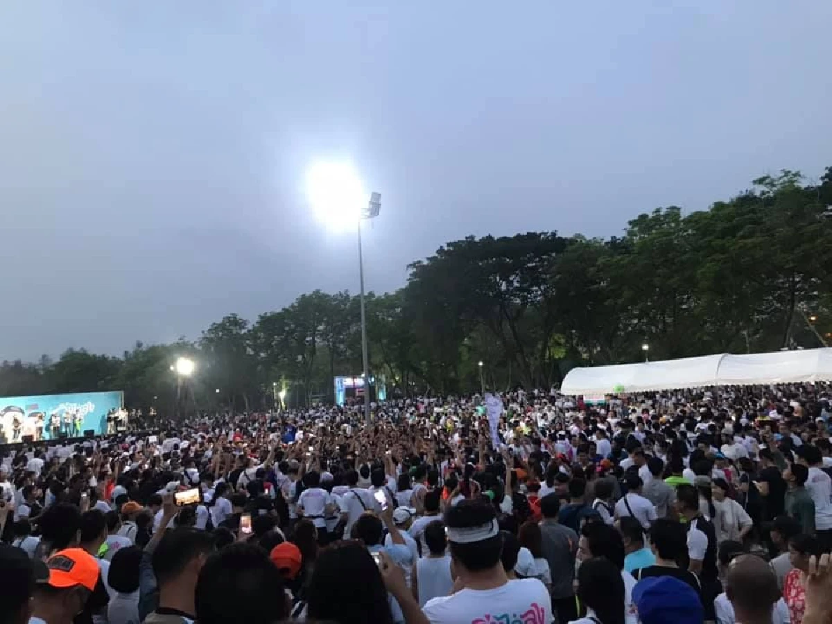 "วิ่งไล่ลุง"สวนรถไฟสุดคึก! คนร่วมแน่นตั้งแต่เช้ามืด