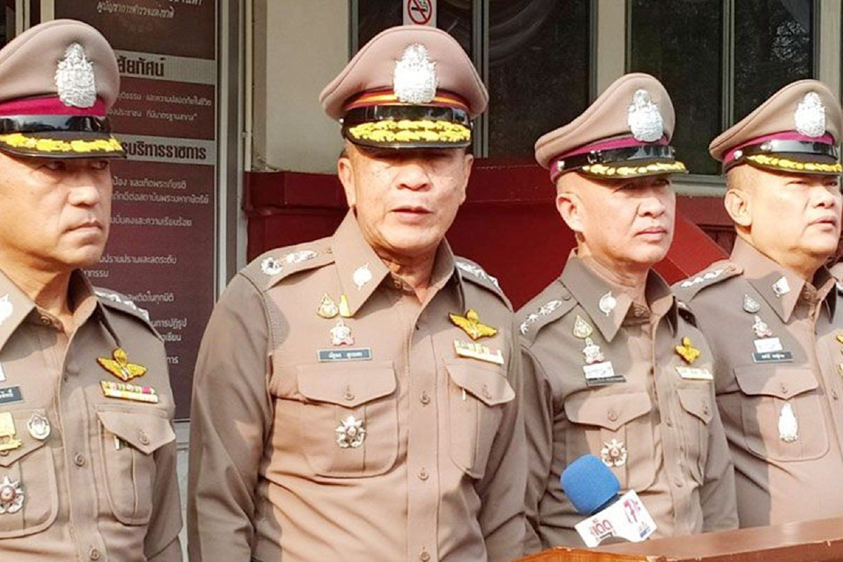 ผู้การฯลพบุรีให้ความหวังคาดว่าจะได้ตัวคนร้ายชิงทองในไม่ช้านี้ ผู้การฯลพบุรีให้ความหวังคาดว่าจะได้ตัวคนร้ายชิงทองในไม่ช้านี้