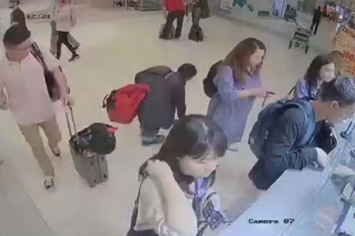 ขายหน้า!นักท่องเที่ยวประจานตร.สนามบินสุวรรณภูมิเมินช่วยจับคนร้าย ขายหน้า!นักท่องเที่ยวประจานตร.สนามบินสุวรรณภูมิเมินช่วยจับคนร้าย
