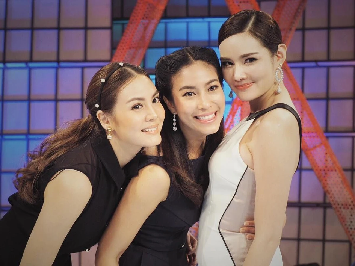 "จุ๋ย-หญิง” แท็คทีมบุกบ้าน “เจนี่" มารับขวัญหลาน "น้องโนล่า”