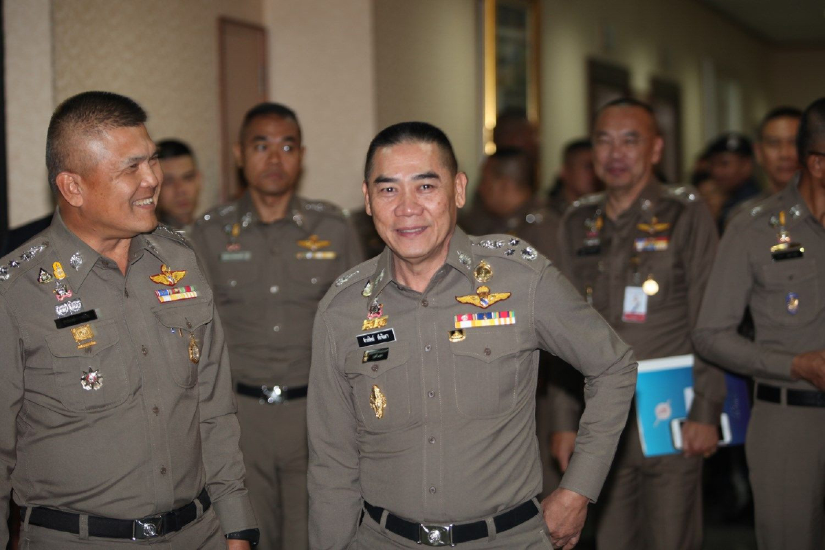 “บิ๊กแป๊ะ”โต้ตร.ถูกย้ายเป็นเรื่องปกติ ย้ำยังเคยถูกเด้งไปเลี้ยงหมามาแล้ว “บิ๊กแป๊ะ”โต้ตร.ถูกย้ายเป็นเรื่องปกติ ย้ำยังเคยถูกเด้งไปเลี้ยงหมามาแล้ว