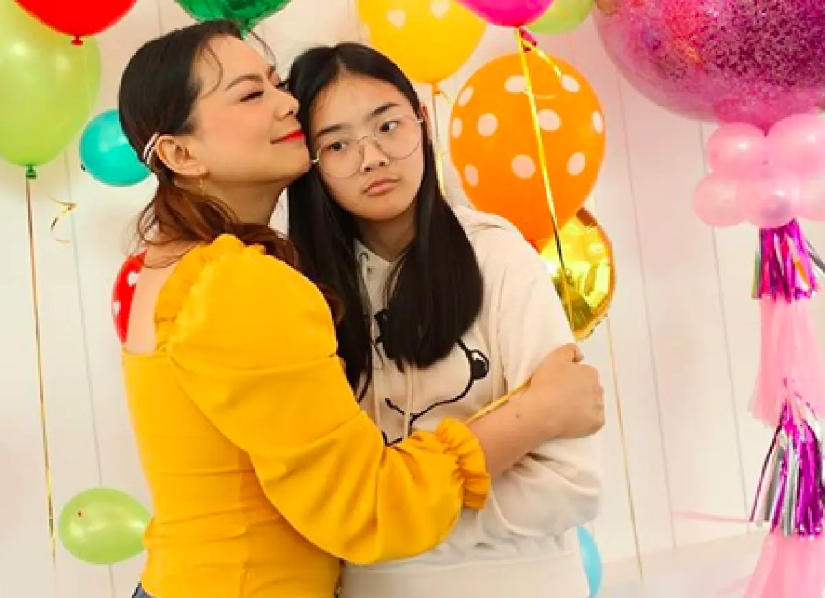 “บุ๋ม ปนัดดา” แฮปปี้กินหมูกะทะครั้งแรกในชีวิต ในงานวันเกิดอายุครบ 44 ปี