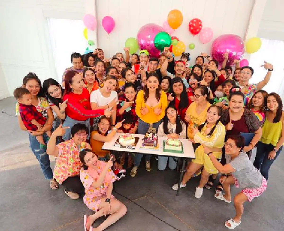 “บุ๋ม ปนัดดา” แฮปปี้กินหมูกะทะครั้งแรกในชีวิต ในงานวันเกิดอายุครบ 44 ปี