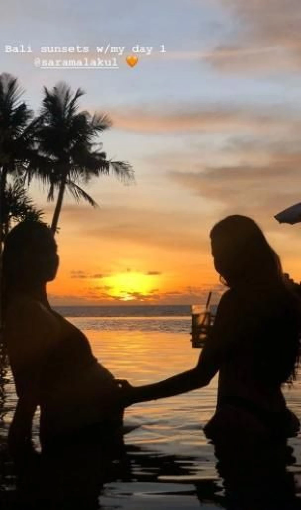 "ซาร่า มาลากุล” เผยภาพท้องใหญ่ใกล้คลอดครั้งแรก แค่เงายังแซ่บ!