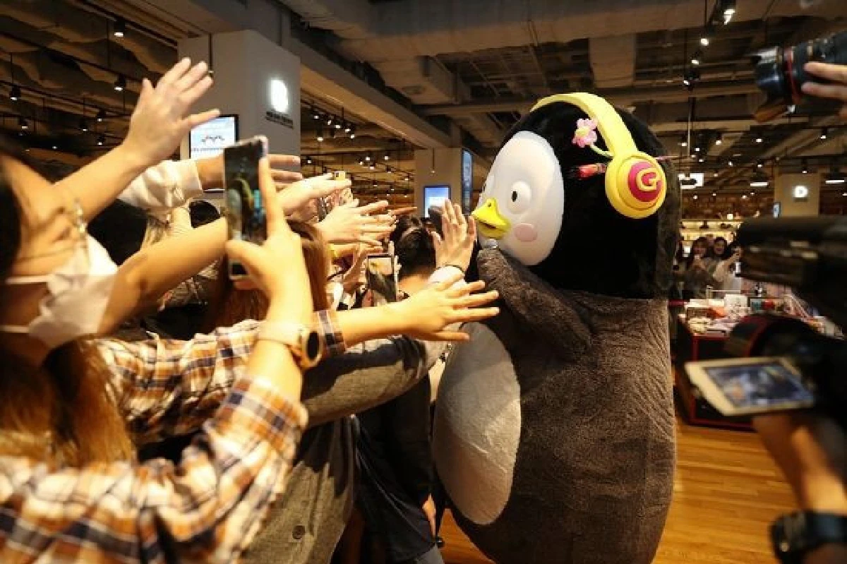 เพนกวิน “Pengsoo” ไอดอลมาดกวนตัวใหม่ ที่ดังกว่าบอยแบนด์กิมจิ