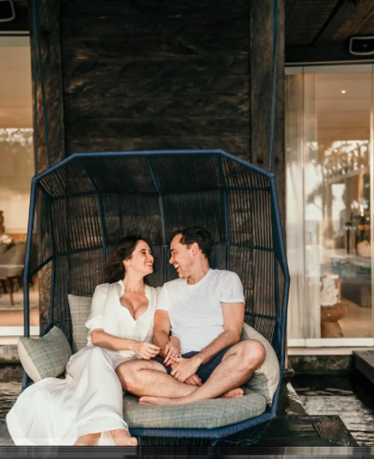 "ซาร่า มาลากุล” เผยภาพท้องใหญ่ใกล้คลอดครั้งแรก แค่เงายังแซ่บ!