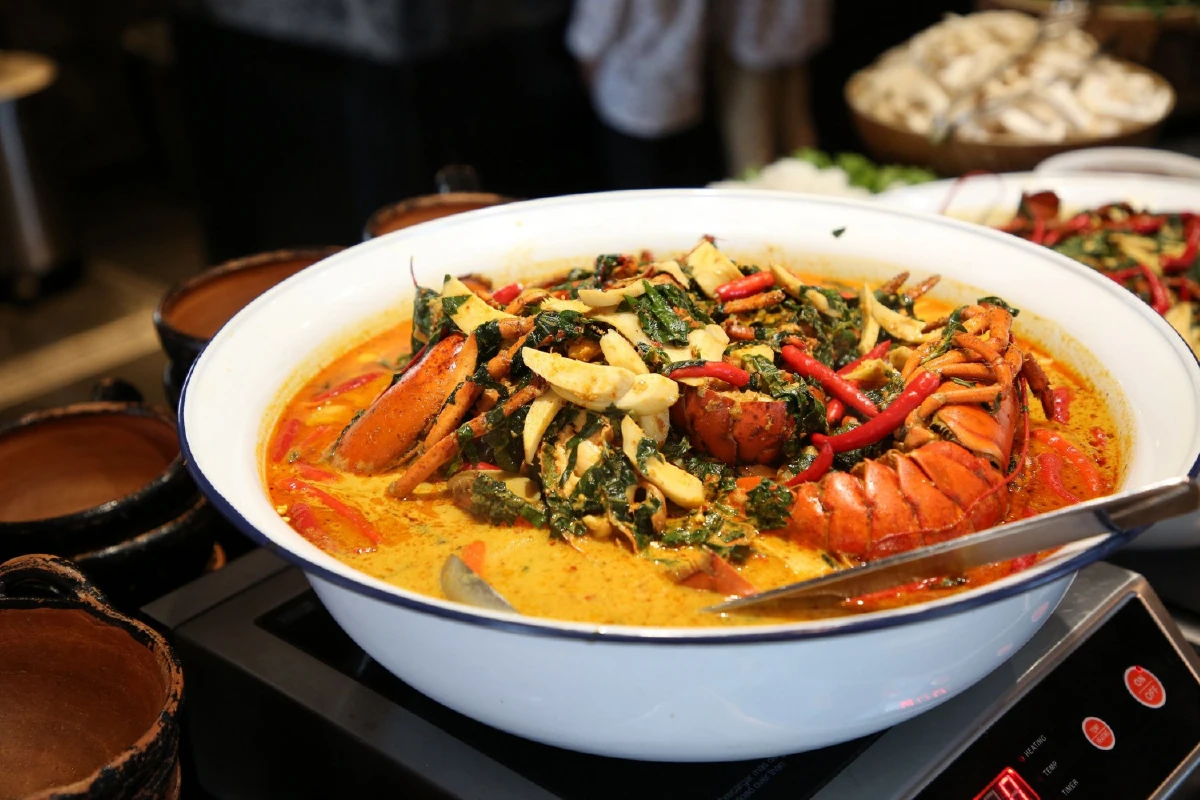 Surf “n” Turf Sunday Brunch เสิร์ฟความอร่อยสุดอลังเดือนละครั้งเท่านั้น