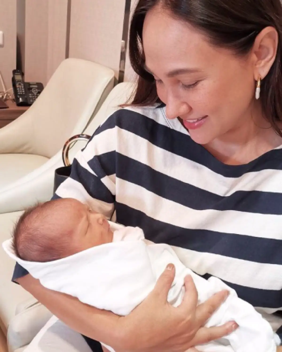 3 สาวแก๊งนางฟ้าแห่รับขวัญหลานคนใหม่ “น้องลิษา” ลูกสาว “แอน อลิชา"