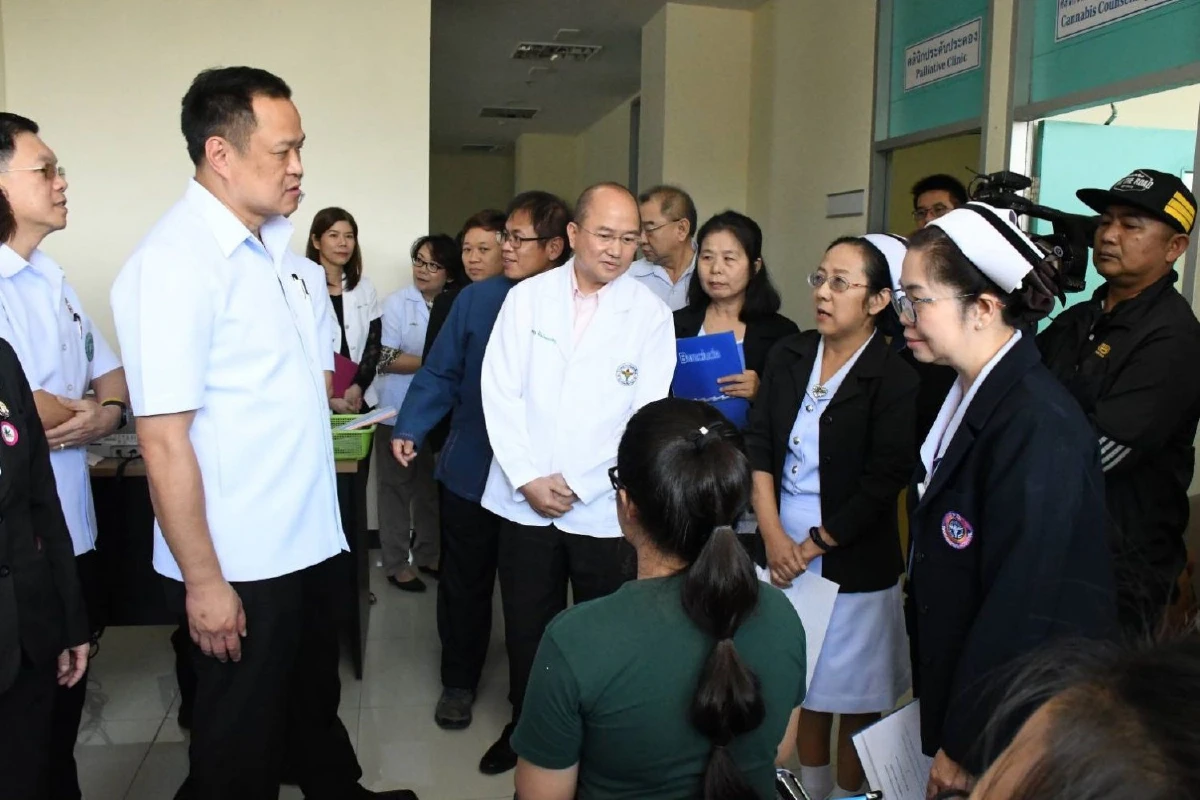 "ศรีนวล"ส.ส.เชียงใหม่โผล่ร่วมอนุทินเปิดคลินิกกัญชาแห่งแรกที่เชียงใหม่