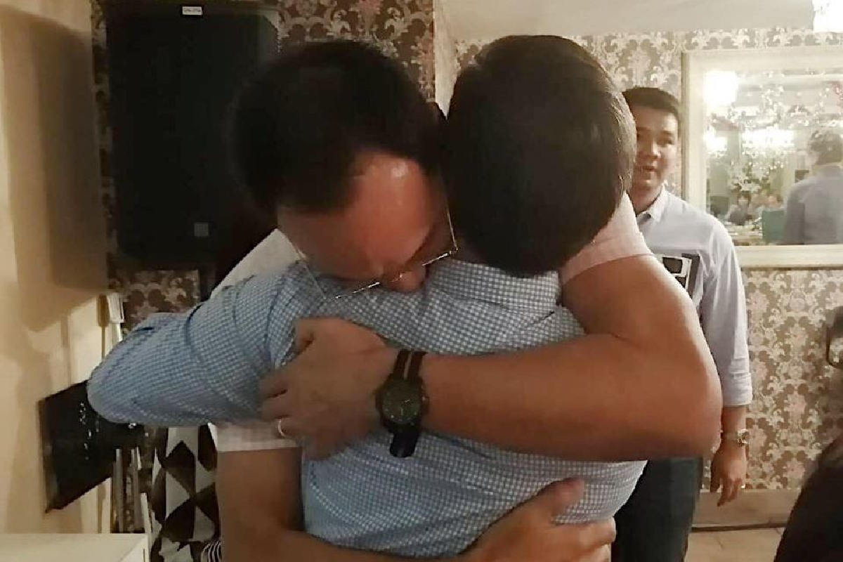 "มาร์ค"โพสต์ขอบคุณในความเป็นเพื่อนหลัง"กรณ์"ลาออก ปชป. "มาร์ค"โพสต์ขอบคุณในความเป็นเพื่อนหลัง"กรณ์"ลาออก ปชป.