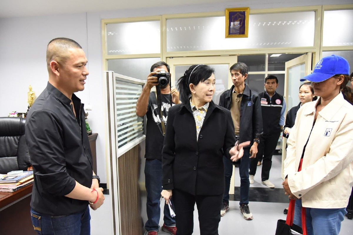 ยายเหลืออดร้อง"ปวีณา"ช่วยเป็นธุระดำเนินคดีกับตาเลี้ยงล่วงละเมิดหลานสาว ยายเหลืออดร้อง"ปวีณา"ช่วยเป็นธุระดำเนินคดีกับตาเลี้ยงล่วงละเมิดหลานสาว