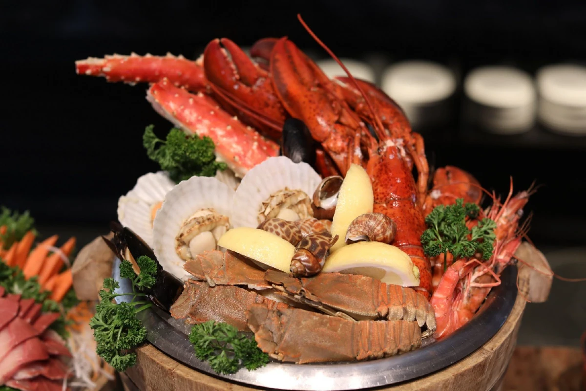 Surf “n” Turf Sunday Brunch เสิร์ฟความอร่อยสุดอลังเดือนละครั้งเท่านั้น