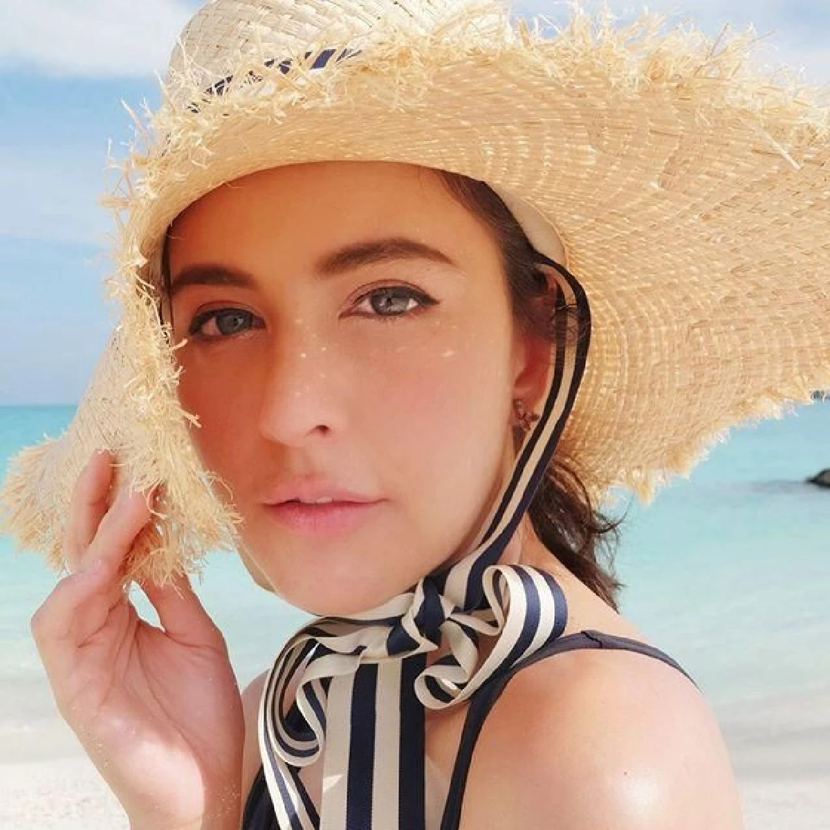 "ศรีริต้า-กรณ์" จัดทริปแรกหลังแต่งงาน หวานๆ กันบนเกาะกลางทะเล