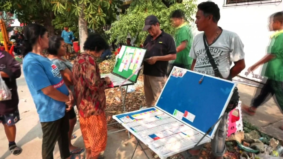 ชาวบ้านแห่กว้านซื้อเลขเด็ด 4 เจ้าแม่ตะเคียนทองเลขดังเกลี้ยงตลาดพิจิตร