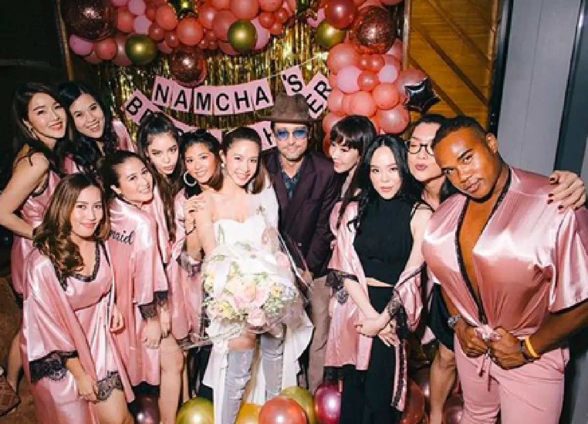 "น้ำชา ชีรณัฐ” ถึงกับเหวอ "ฮิวโก้” โผล่เซอร์ไพรส์ปาร์ตี้สละโสด คนนี้มองรูปก่อนนอนทุกคืน