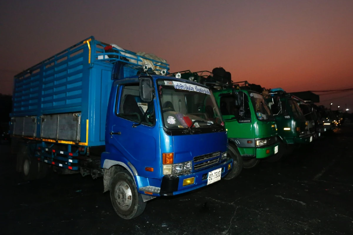 เจอจะจะ! "อัศวิน"ซุ่มจับรถขนขยะลักลอบขนทิ้งในโรงกำจัดขยะหนองแขม