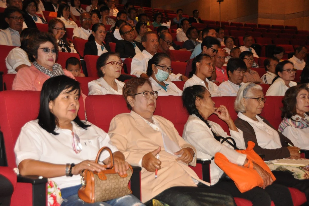 ครูไทยหนี้้สินท่วมตัว!รวมกันกว่า 1.1ล้านล้านบาท