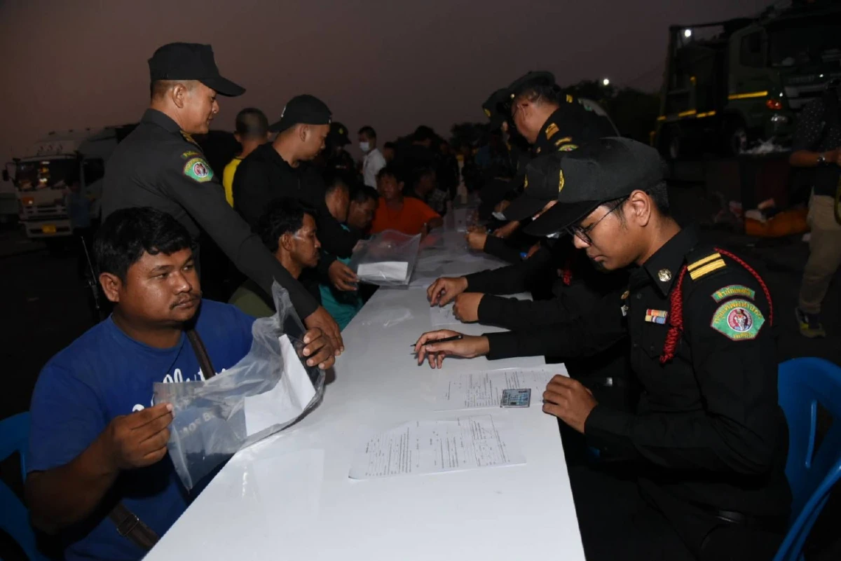 เจอจะจะ! "อัศวิน"ซุ่มจับรถขนขยะลักลอบขนทิ้งในโรงกำจัดขยะหนองแขม