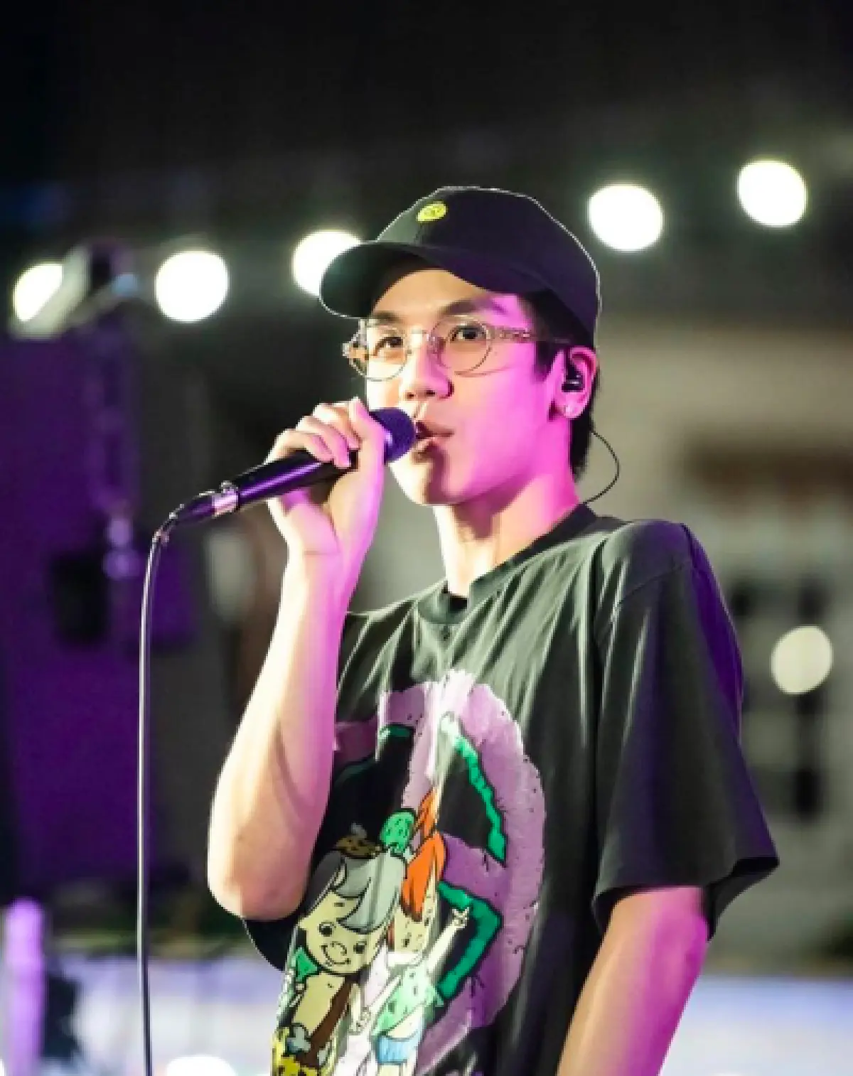 เรียงดราม่าเรื่องใหม่ของ “Meyou” ถูกแฉหยิ่งใส่คนจ้าง โยนของบนเวที ชูนิ้วกลางใส่คนดู