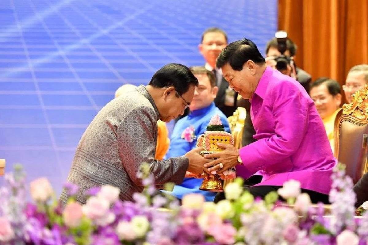 "นายกฯ"ฝากครู สอนศิษย์รู้จักศีลธรรมคุณธรรมที่ดี ถ่ายทอด ปชต.ไม่ทำคนอื่นเดือดร้อน