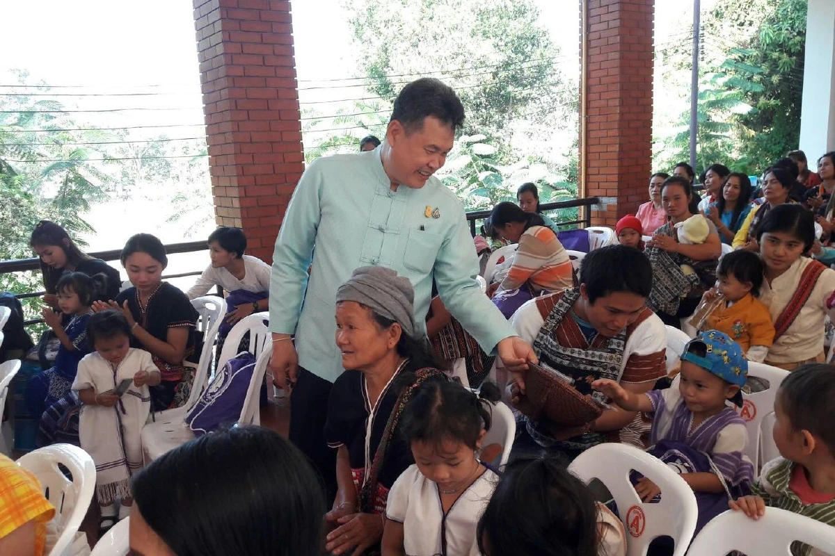 พช.มอบทุนพัฒนาเด็กชนบทเคลื่อนที่เน้นกลุ่มด้อยโอกาสในชนบทห่างไกล