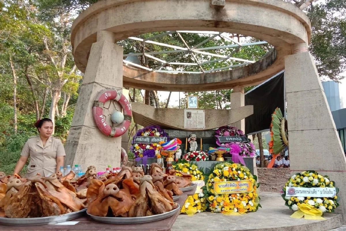 เกาะช้างจัดรำลึก วีรกรรมทหารเรือไทย ป้องปกอธิปไตย ริมหาดยุทธนาวี