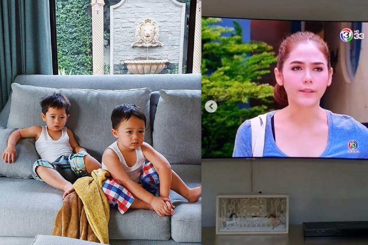 แม่ผมเป็นซุปตาร์! สายฟ้า-พายุ ตื่นเช้ามานั่งดูละครของ แม่ชมพู่ (คลิป) แม่ผมเป็นซุปตาร์! สายฟ้า-พายุ ตื่นเช้ามานั่งดูละครของ แม่ชมพู่ (คลิป)