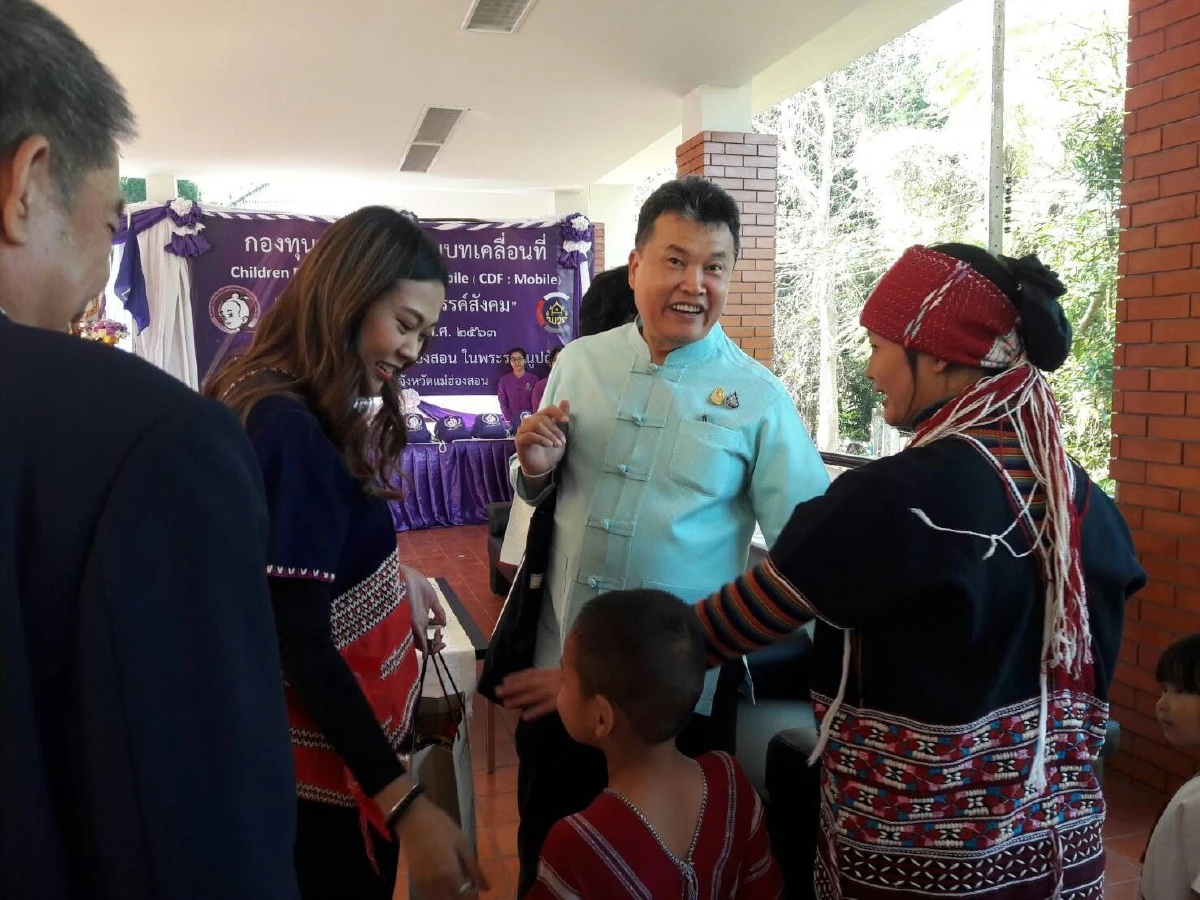 พช.มอบทุนพัฒนาเด็กชนบทเคลื่อนที่เน้นกลุ่มด้อยโอกาสในชนบทห่างไกล