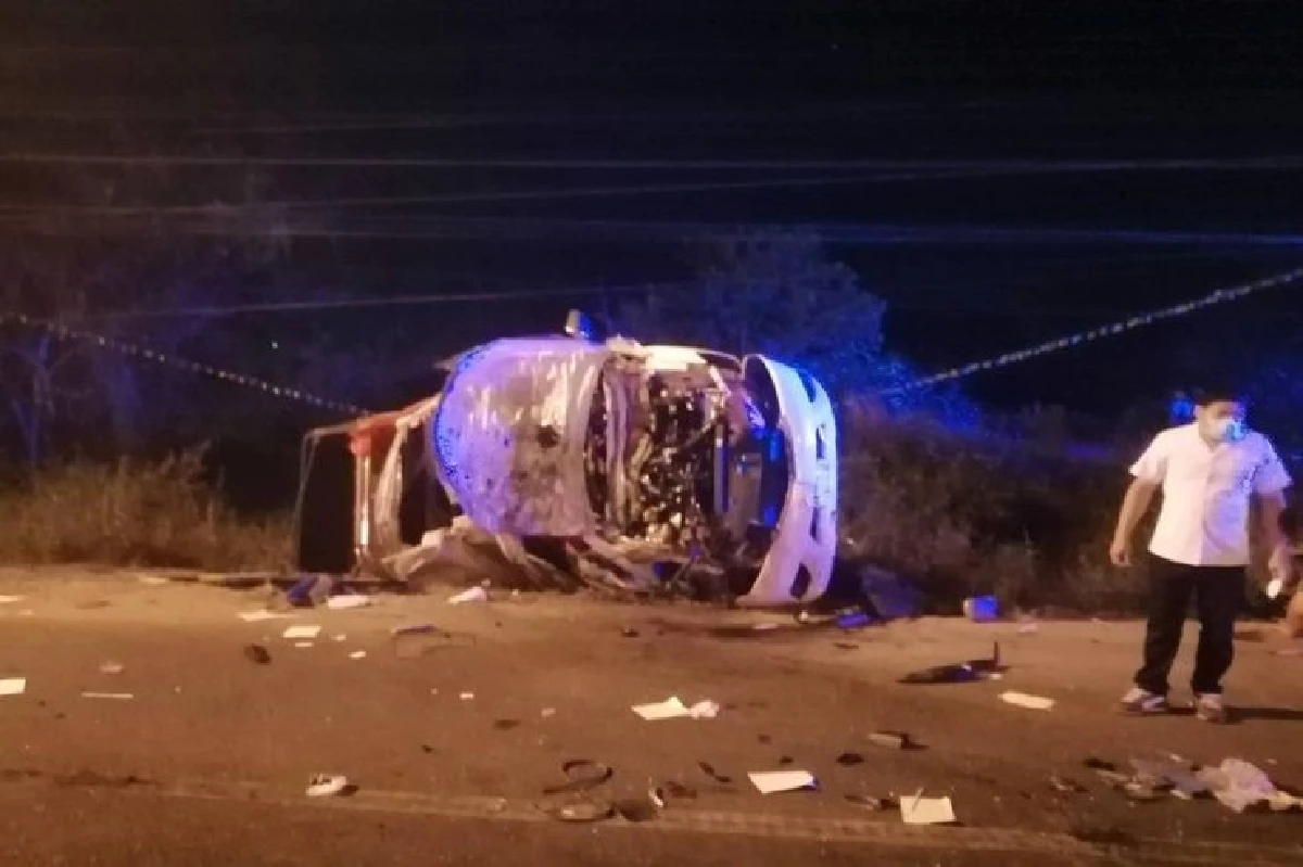 บุรีรัมย์ชนสยอง กระบะเสียหลักพุ่งข้ามเลนประสานงานวีโก้ดับ 5 ศพ