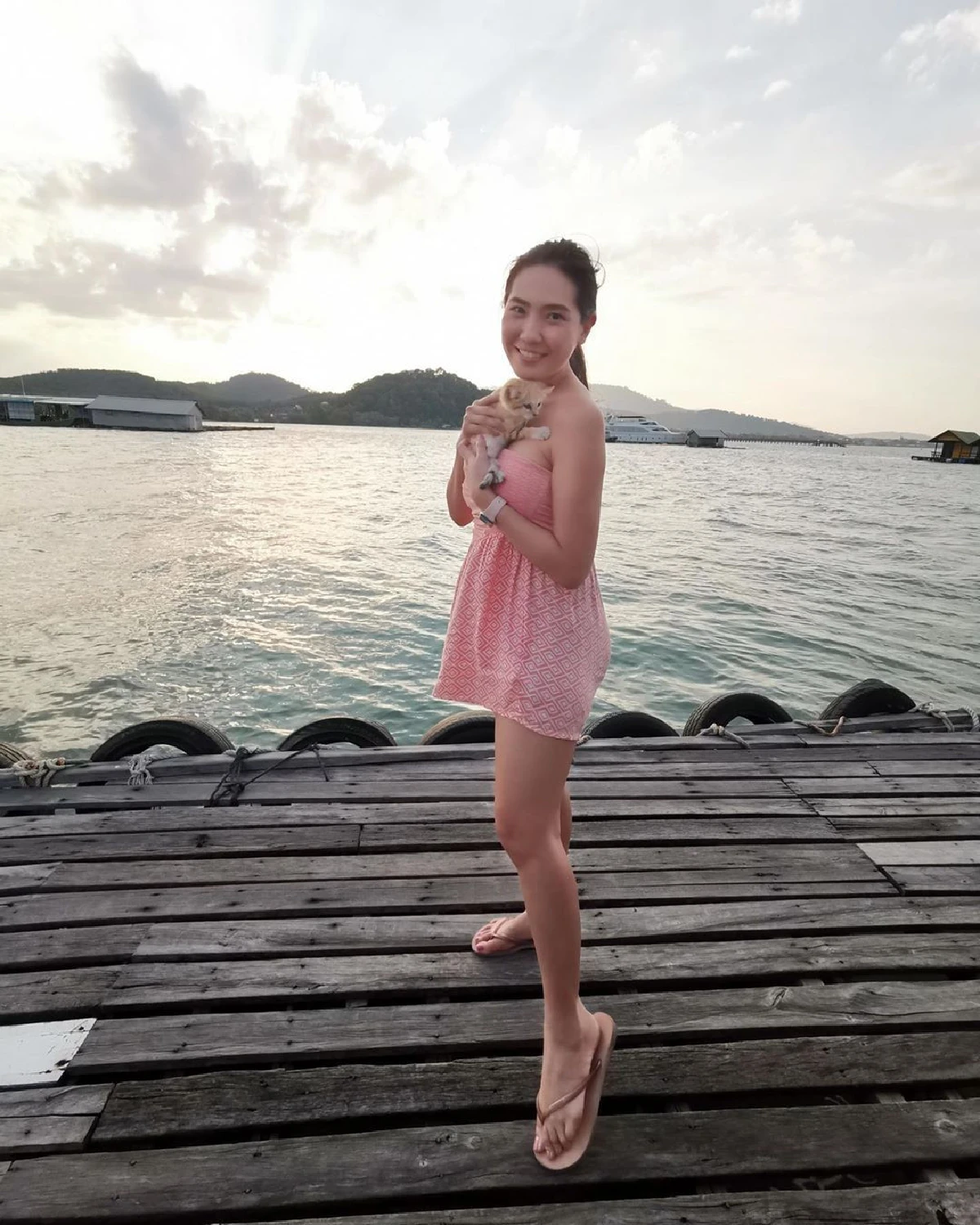 บอลลูน พินทุ์สุดา อวดหุ่นเซ็กซี่ในชุดว่ายน้ำสุดแซ่บ สมกับเป็นเน็ตไอดอลยุคบุกเบิก