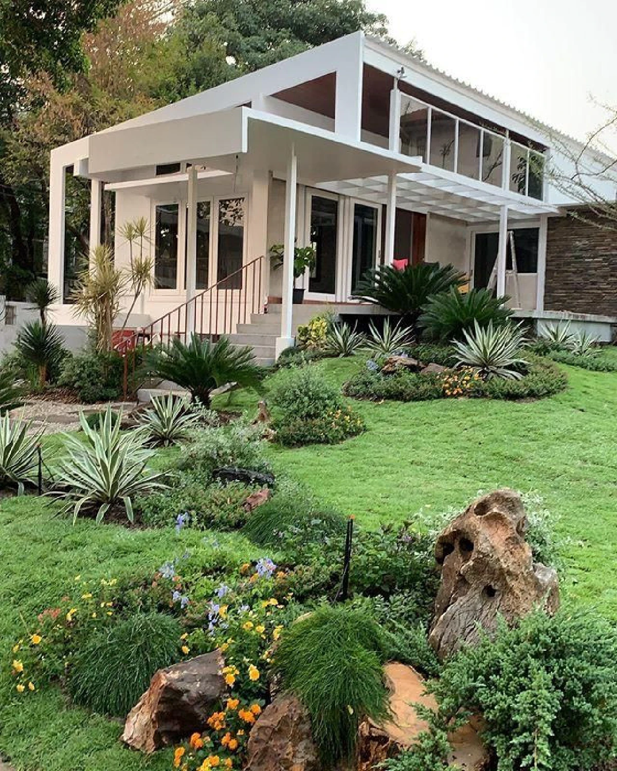 บอย ปกรณ์ โพสต์ภาพบ้านหลังใหม่! สวนหน้าบ้านตกแต่งสวยเก๋น่าอยู่มาก