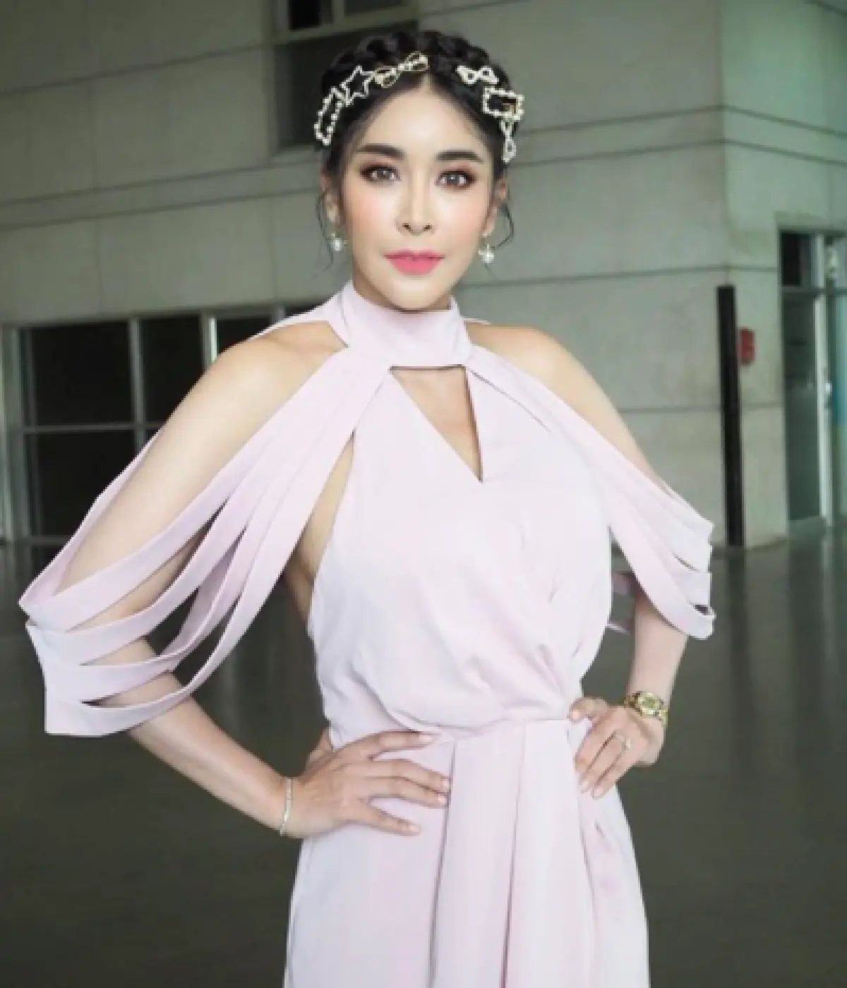 "ใหม่ สุคนธวา" เผยชุดพร้อมปั๊มลูก..แฟชั่นชุดทำงานไม่ได้ทำงาน