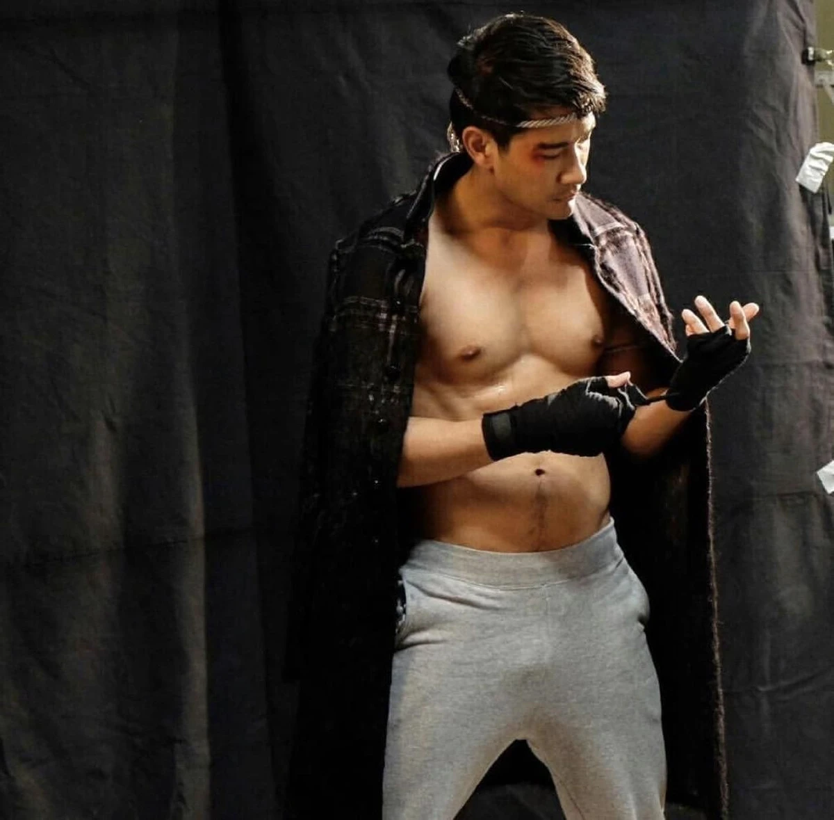 "ป้อง ณวัฒน์” วัย 41 ปี งานดีมาก! ถอดเสื้ออวดหุ่นล่ำมัดใจสาวๆ รับต้นปี