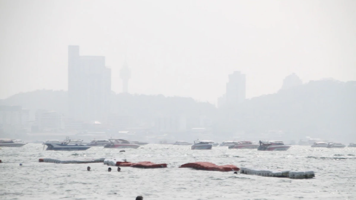 นายกเมืองพัทยาเตือนนักท่องเที่ยวเฝ้าระวัง PM2.5 เริ่มเกินเกณฑ์มาตรฐาน