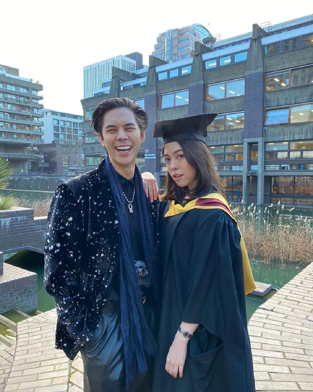 "แม่ฉันก็แต่งไม่เบาจ่ะ" พีช พชร ออกปากแซว แม่ส้ม จัดเต็มแบรนด์เนมสวยเริ่ดทั้งตัว