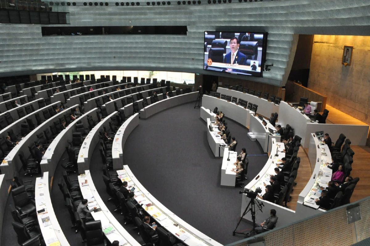 ส.ว.ป้ายแดงเสนอรัฐใช้โมเดลบันได 3 ขั้นสร้างศก.ฐานรากเข้มแข็ง