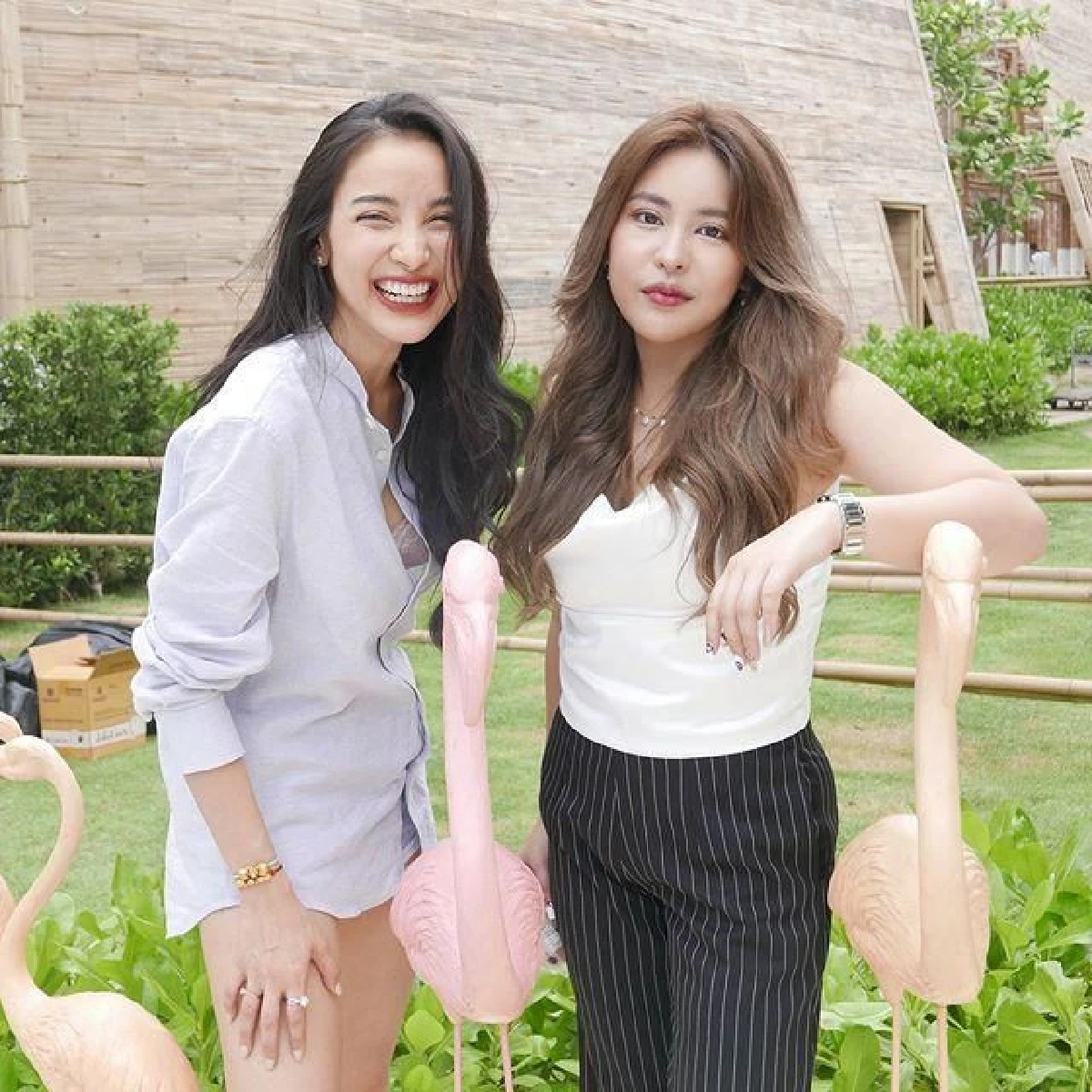 สวยเซ็กซี่สูสี! แพท ณปภา สลัดผ้าประชันชุดว่ายน้ำกับหลานสาว