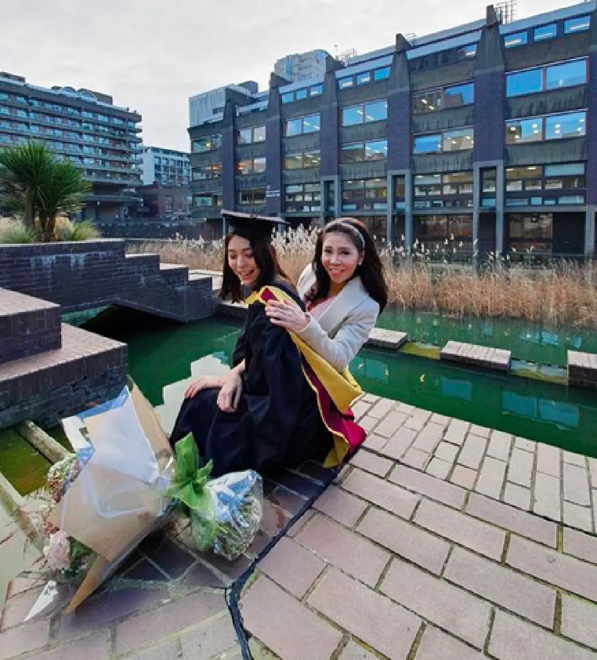 ครอบครัวพร้อมหน้าร่วมบินยินดี “แพร พิมพิศา” เรียนจบที่อังกฤษแล้ว