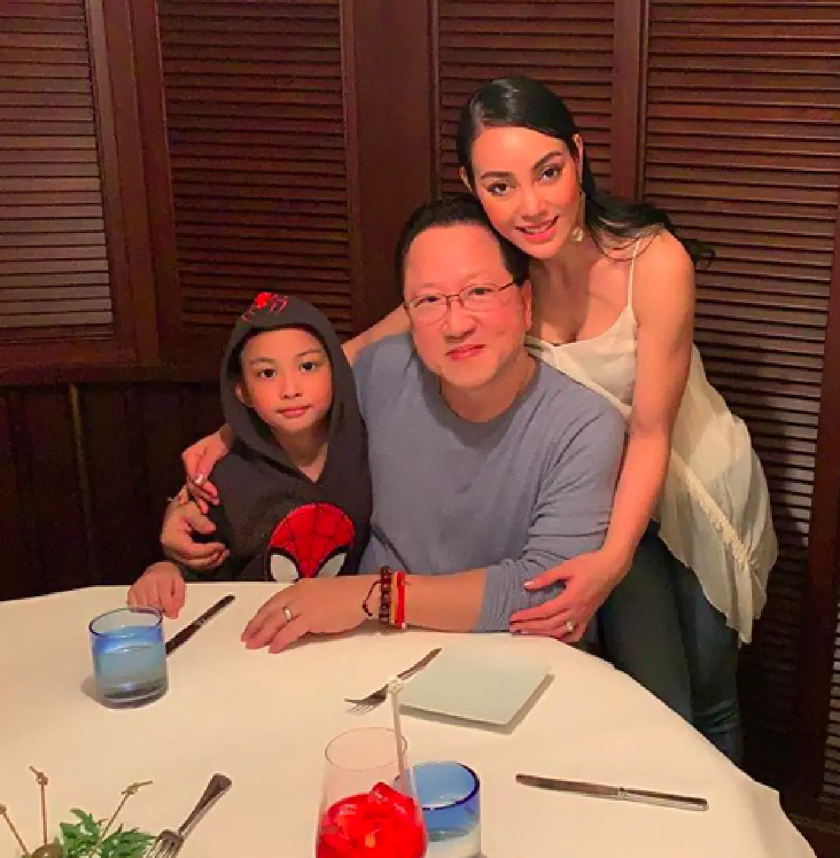 คนโสดตายเรียบ! "ตั๊ก บงกช" อวดโมเมนต์หวาน "เจ้าสัวบุญชัย" ทำเซอร์ไพรส์กลางดึก