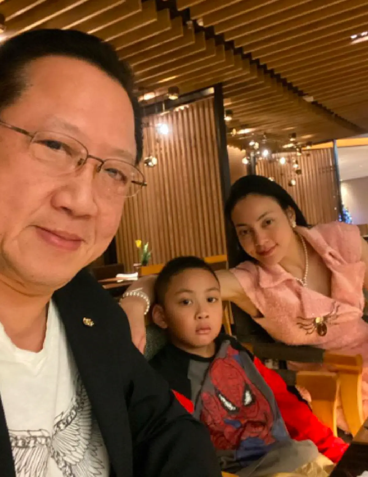 คนโสดตายเรียบ! "ตั๊ก บงกช" อวดโมเมนต์หวาน "เจ้าสัวบุญชัย" ทำเซอร์ไพรส์กลางดึก