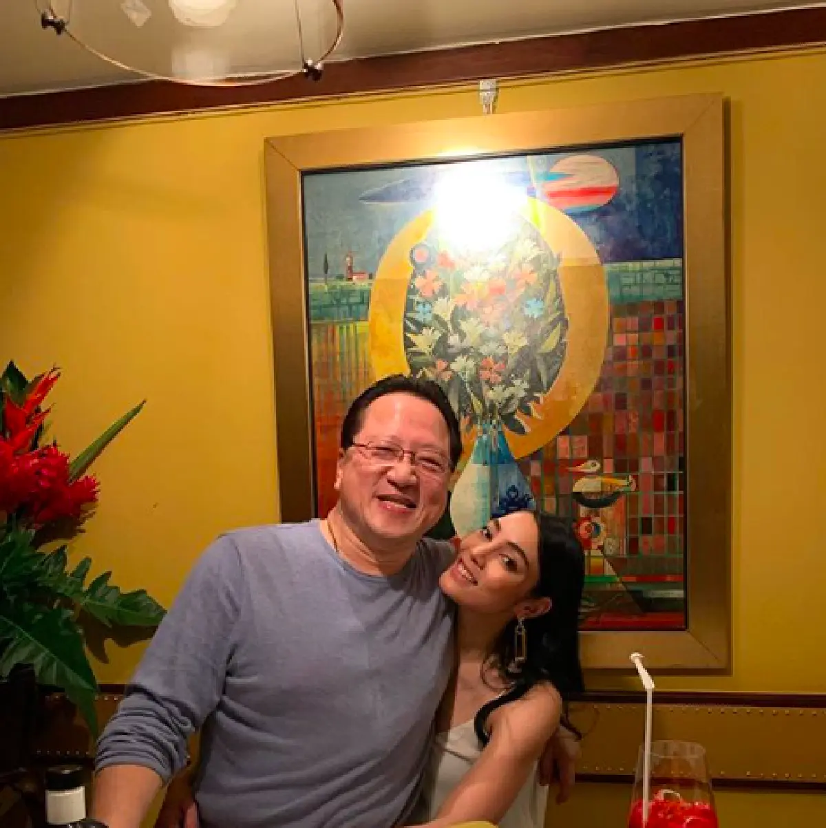 คนโสดตายเรียบ! "ตั๊ก บงกช" อวดโมเมนต์หวาน "เจ้าสัวบุญชัย" ทำเซอร์ไพรส์กลางดึก