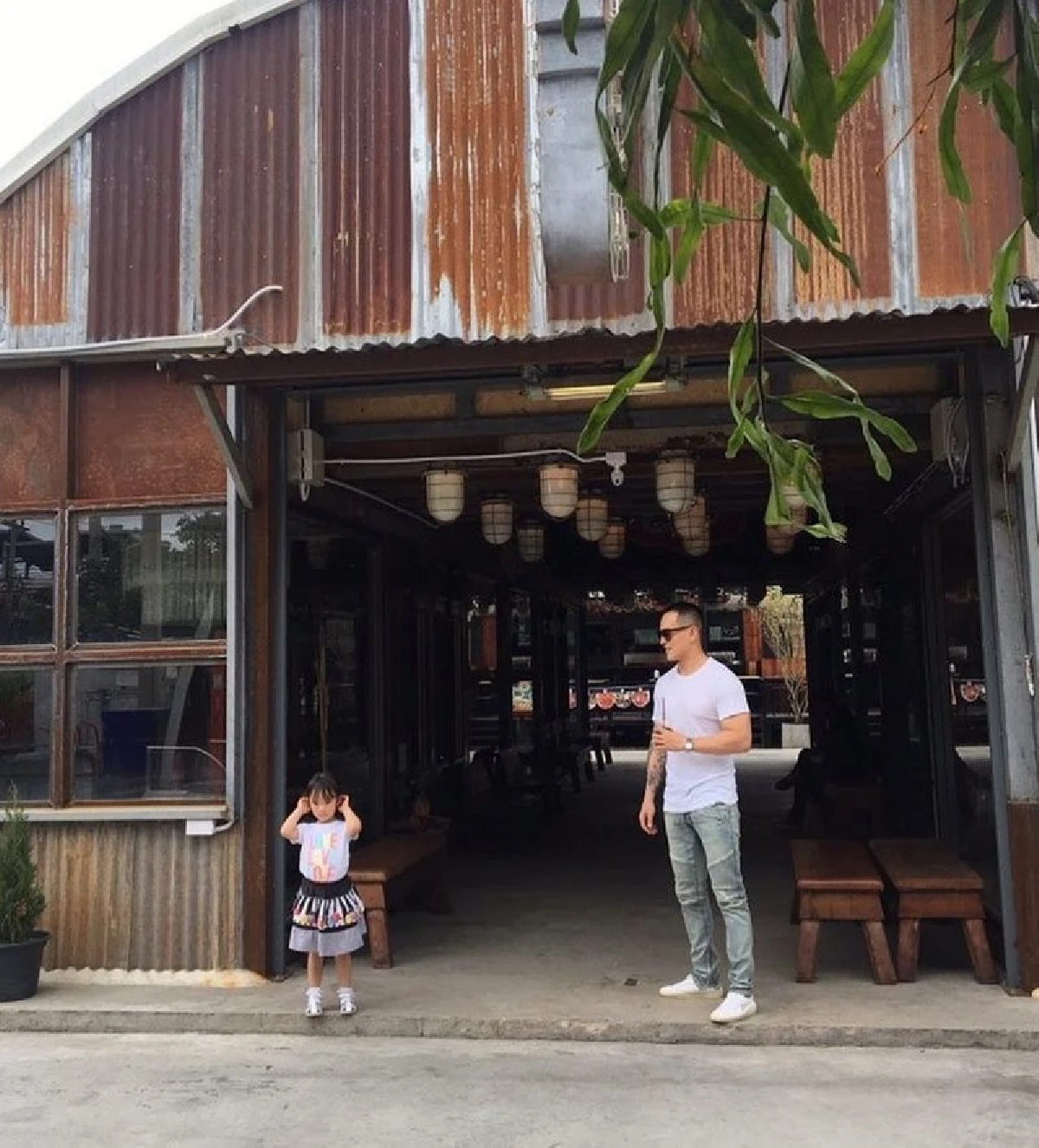 สงกรานต์ ว่าไง? หลังโดนแขวะไปเที่ยวกับ แมท ภีรนีย์ จนไม่มีเวลาว่างให้ลูกสาว