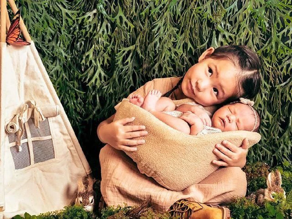 น้องลิษา-น้องริชา ถ่ายแฟชั่นหลังคลอด! อวดความน่ารักสมกับเป็นลูกนักเดินทาง