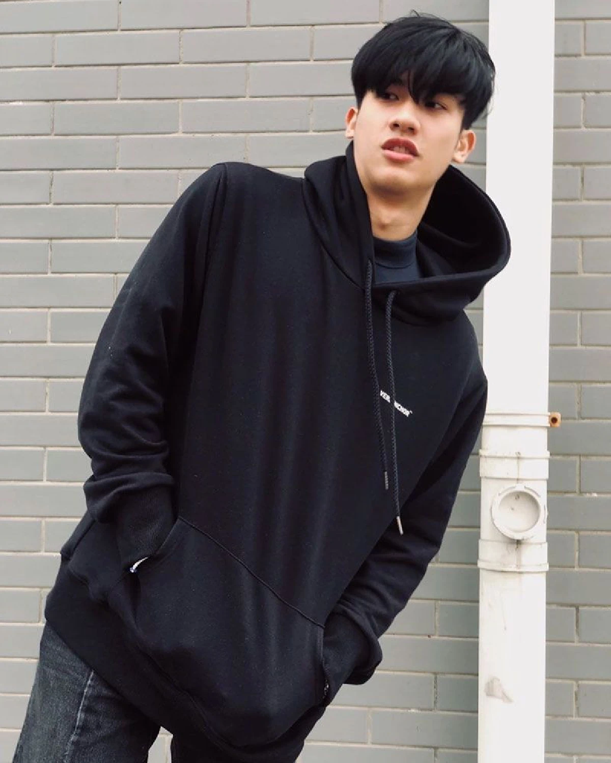 สุขภาพย่ำแย่! เต ตะวัน เผยภาพไอเป็นเลือด โดนฝุ่นพิษเล่นงานอีกคน