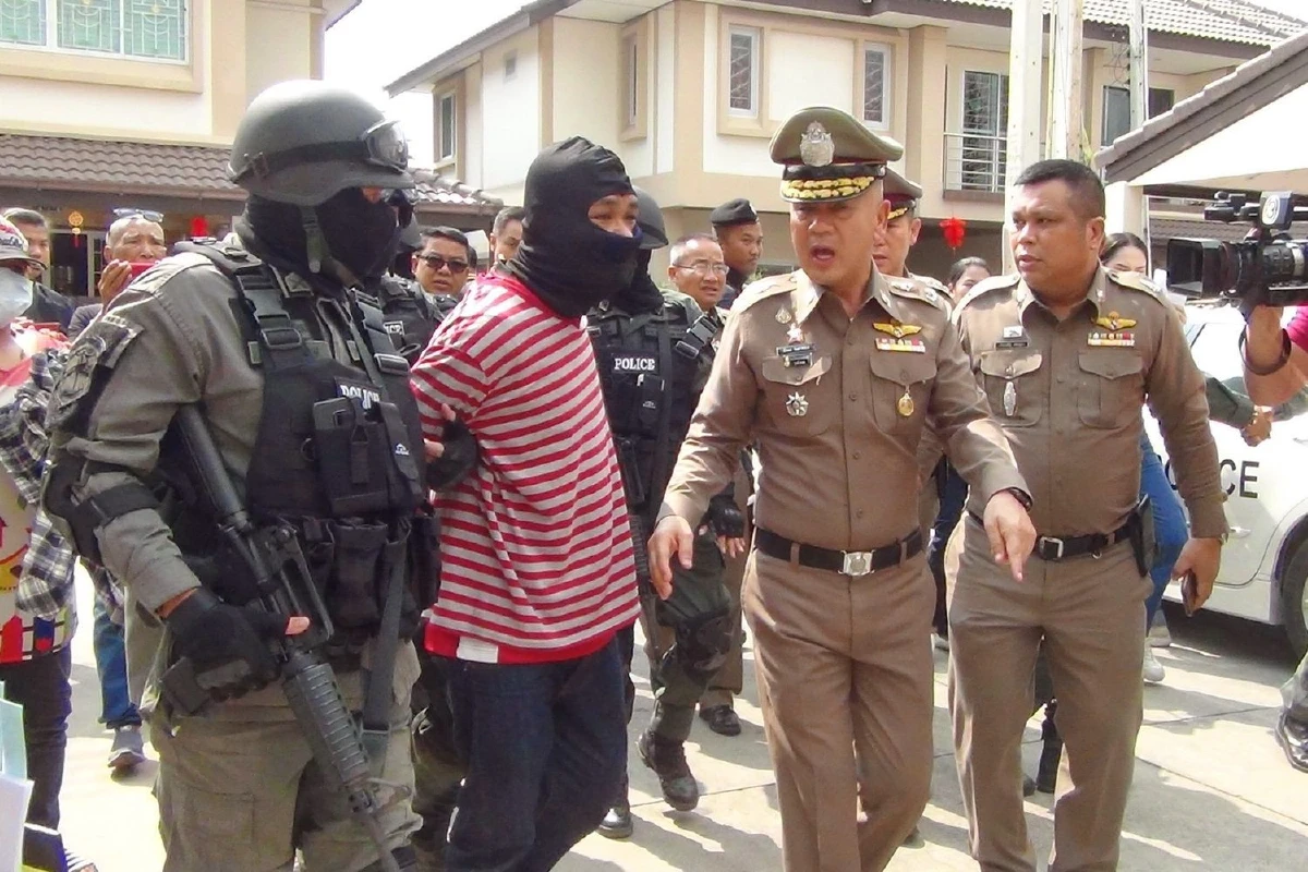 ตำรวจคุมแจ็คผู้ฆ่าครูทำแผน ถูกตั้งข้อหาชิงทรัพย์เป็นเหตุให้ผู้อื่นถึงแก่ความตาย