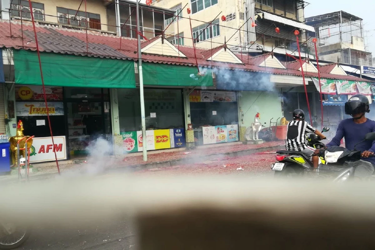 ตรุษจีน! จุดประทัด90,000นัด เชื่อค้าขายเจริญรุ่งเรือง